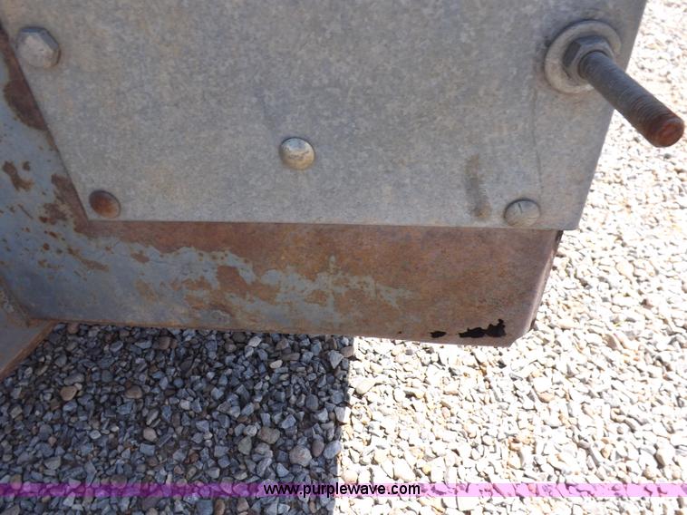 image for item H1846 New Idea 3639 manure spreader