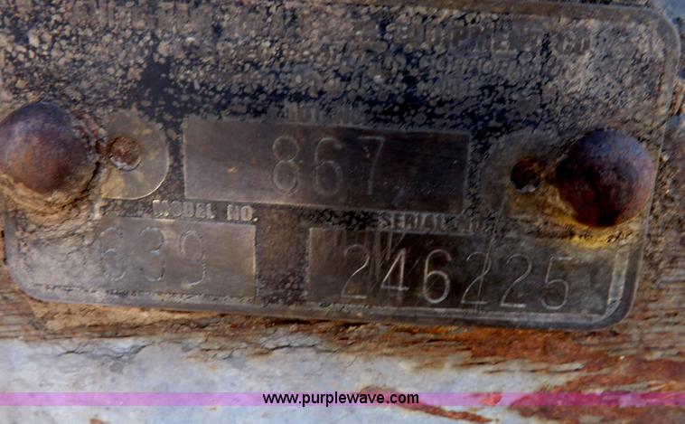 image for item H1846 New Idea 3639 manure spreader