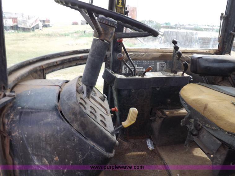 image for item H1851 1976 John Deere 8630 4WD tractor