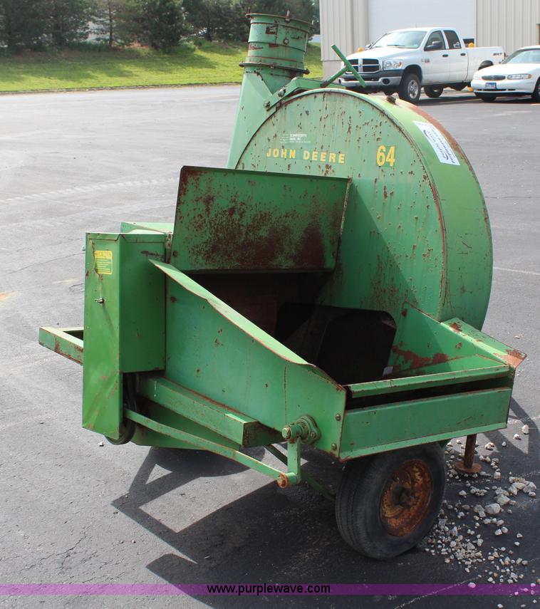 image for item H2563 John Deere 64 silage blower