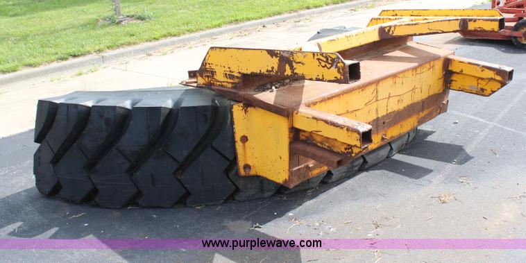 image for item H2578 Rubber tire manure scraper