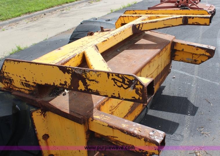 image for item H2578 Rubber tire manure scraper