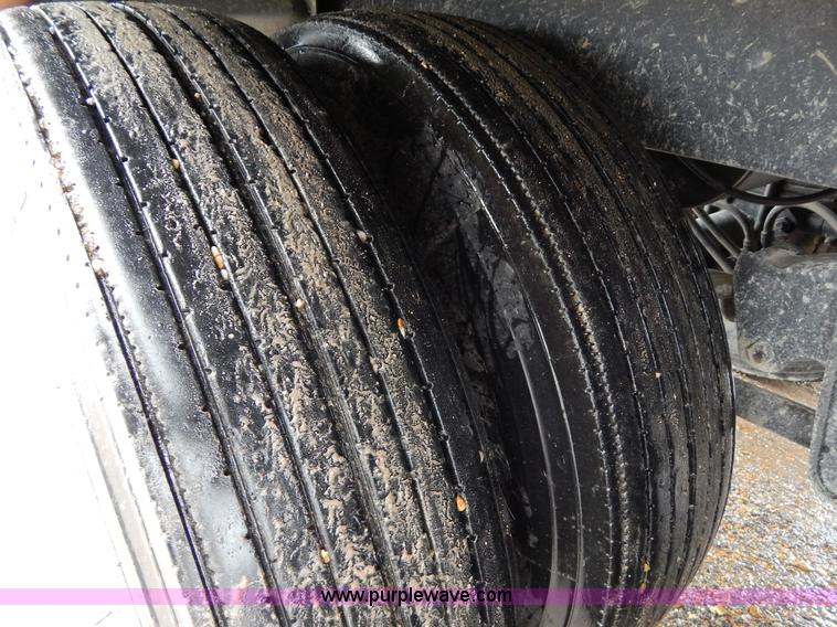 image for item H3396 1997 Jet 42' grain hopper trailer