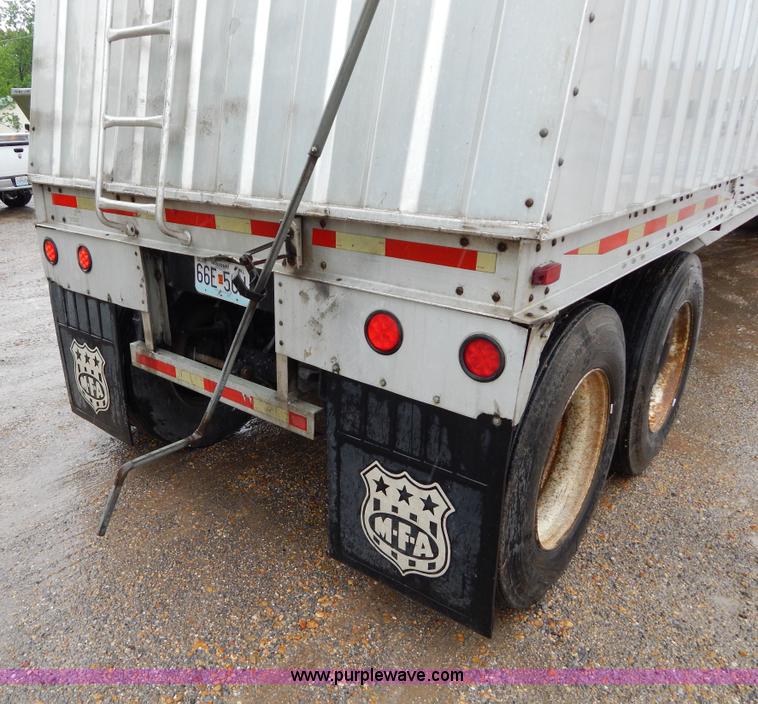 image for item H3396 1997 Jet 42' grain hopper trailer