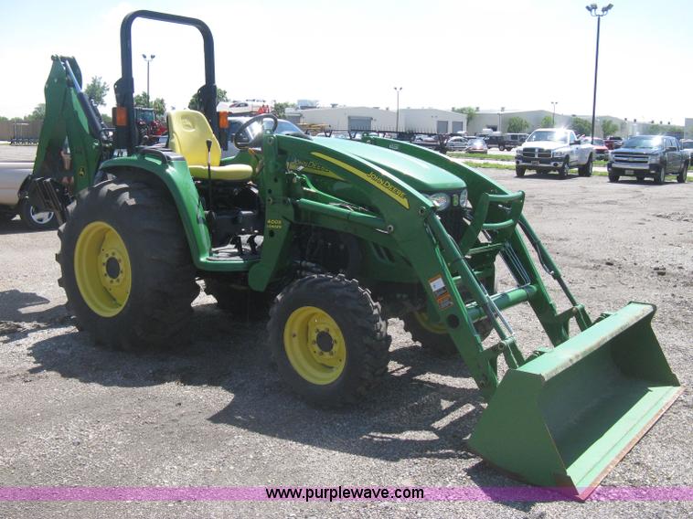 image for item H5420 2010 John Deere 4120 MFWD tractor
