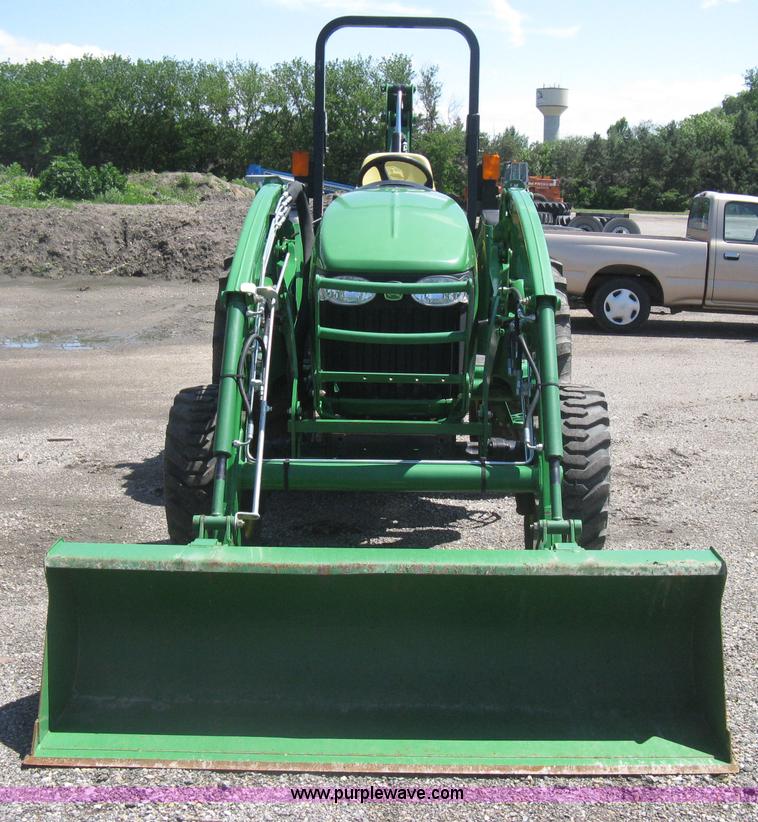 image for item H5420 2010 John Deere 4120 MFWD tractor