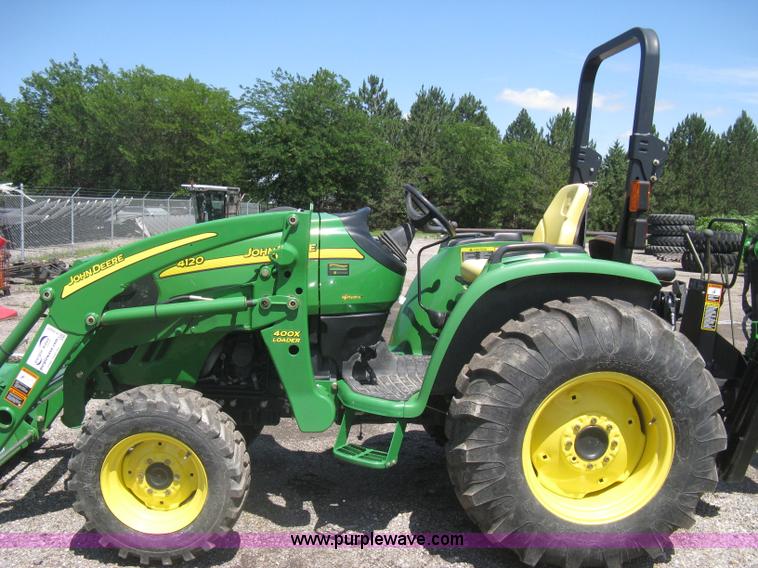 image for item H5420 2010 John Deere 4120 MFWD tractor