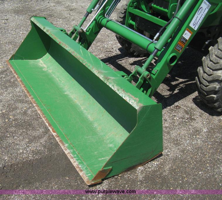 image for item H5420 2010 John Deere 4120 MFWD tractor