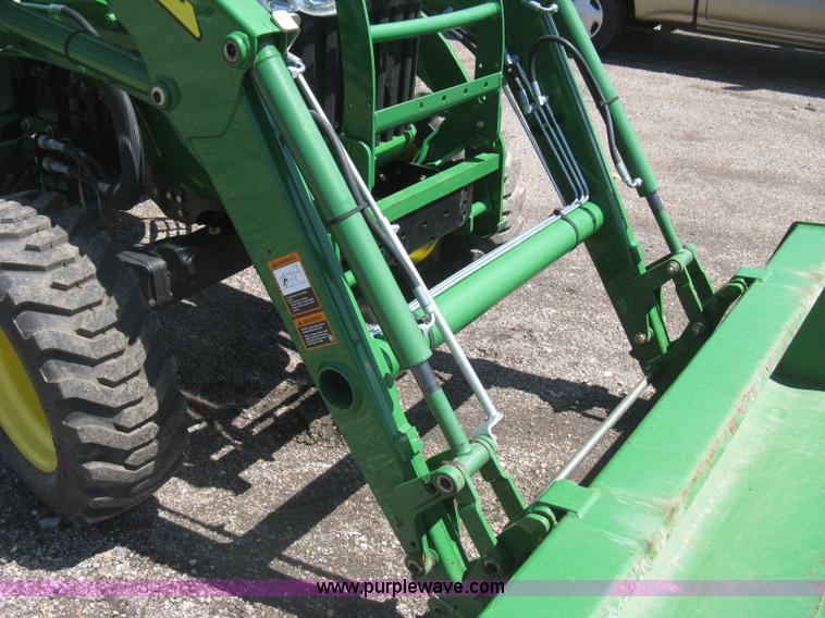 image for item H5420 2010 John Deere 4120 MFWD tractor