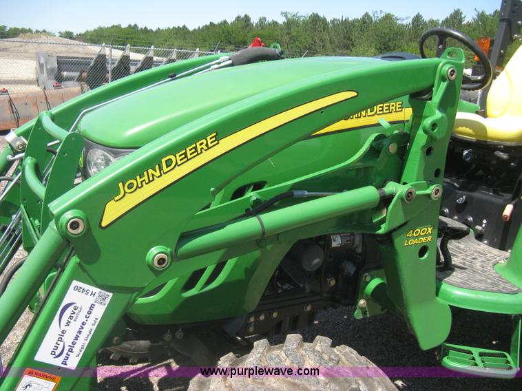 image for item H5420 2010 John Deere 4120 MFWD tractor