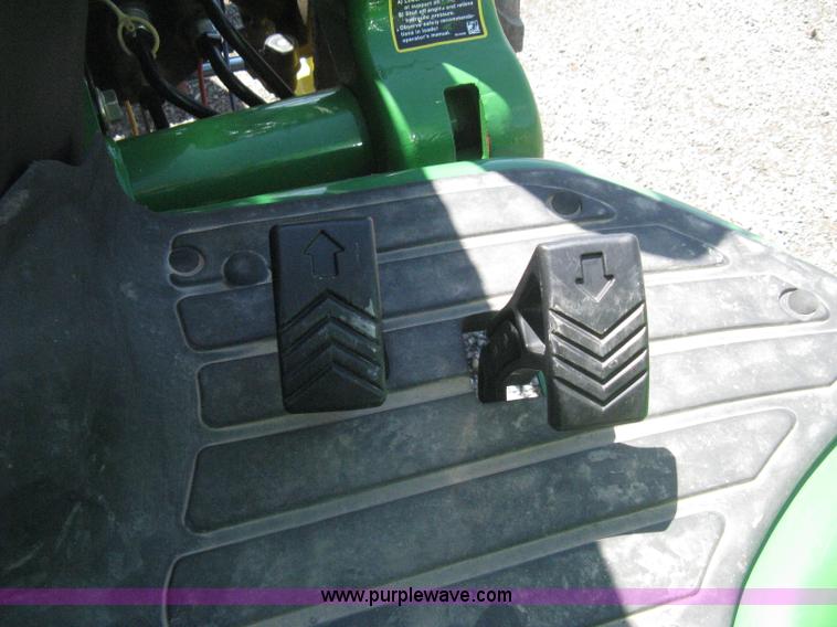 image for item H5420 2010 John Deere 4120 MFWD tractor