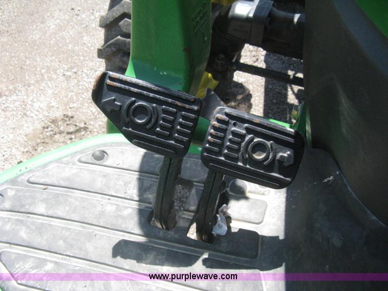 image for item H5420 2010 John Deere 4120 MFWD tractor