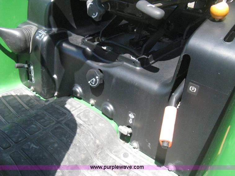 image for item H5420 2010 John Deere 4120 MFWD tractor