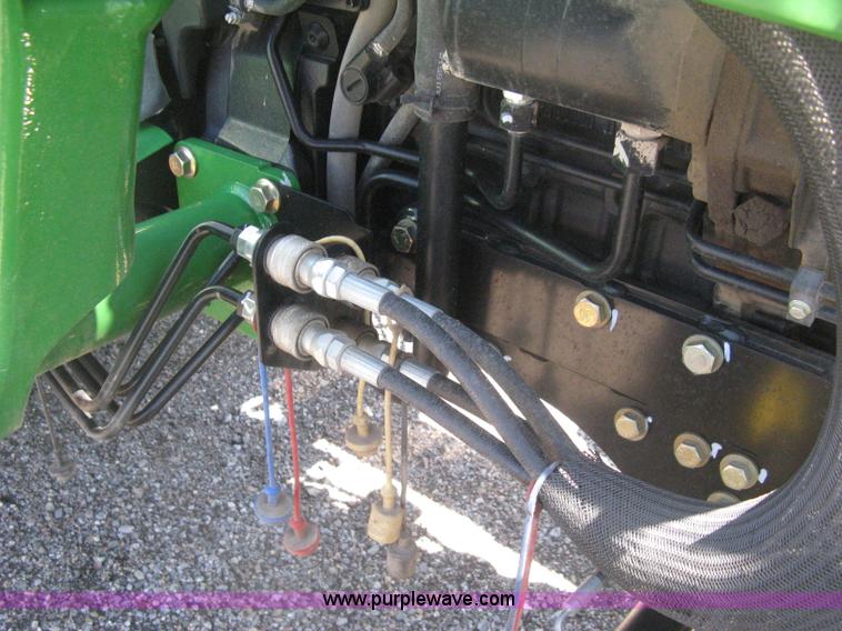 image for item H5420 2010 John Deere 4120 MFWD tractor