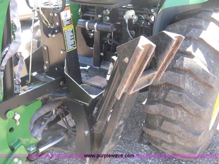image for item H5420 2010 John Deere 4120 MFWD tractor