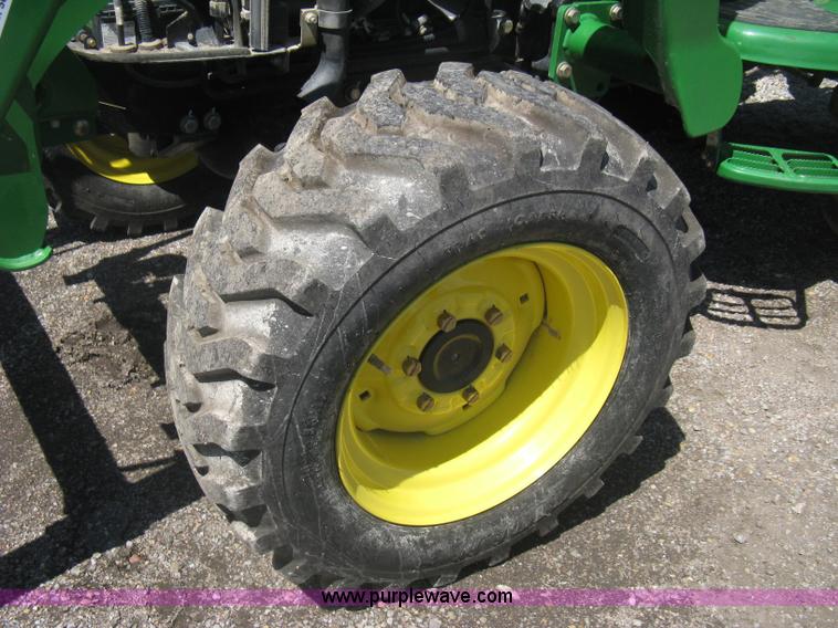 image for item H5420 2010 John Deere 4120 MFWD tractor