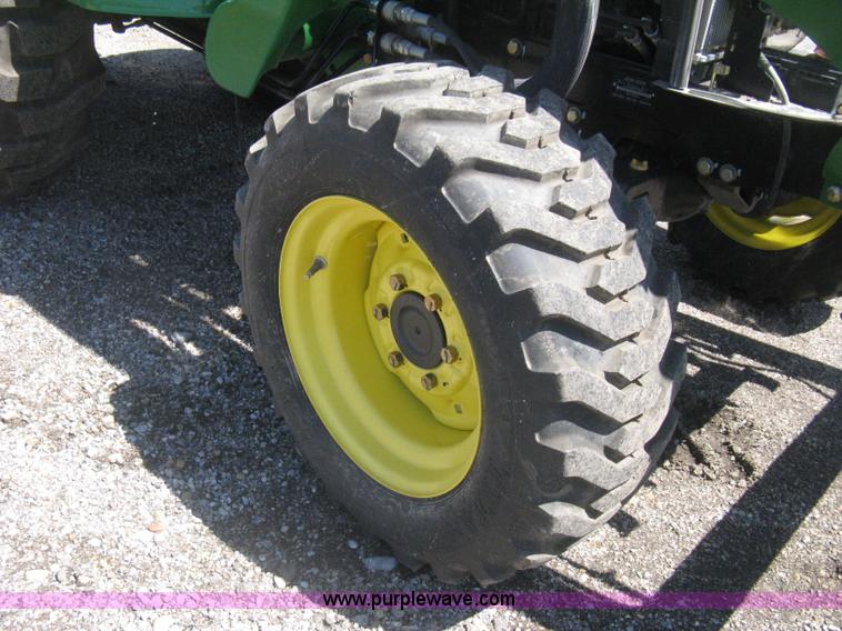 image for item H5420 2010 John Deere 4120 MFWD tractor