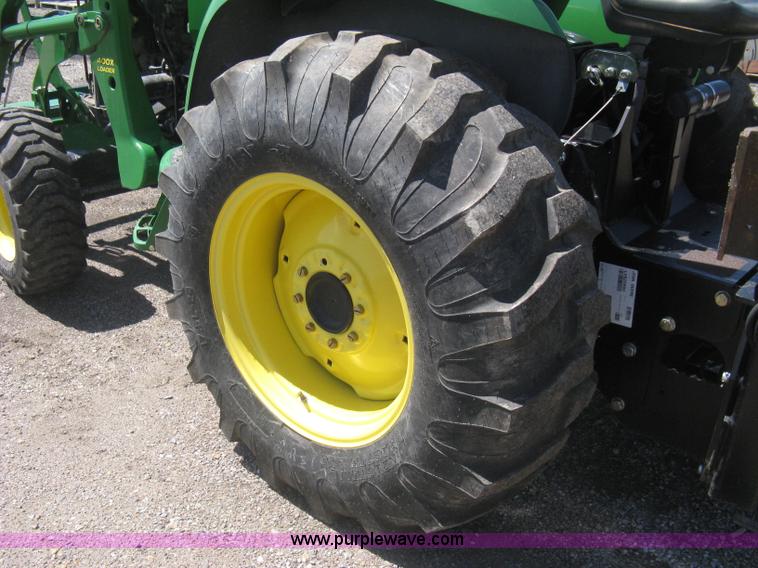 image for item H5420 2010 John Deere 4120 MFWD tractor