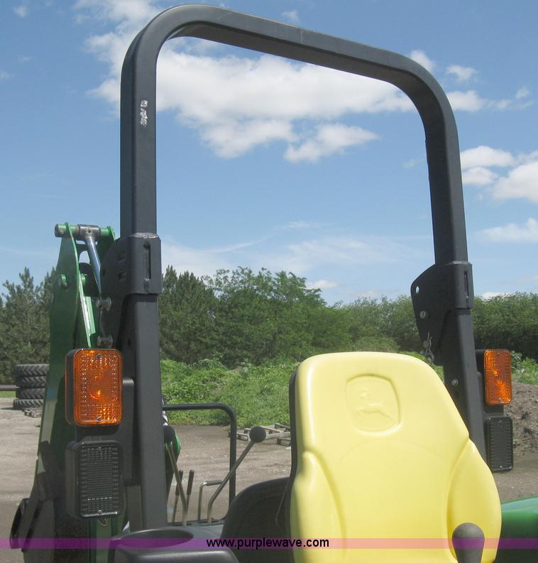 image for item H5420 2010 John Deere 4120 MFWD tractor