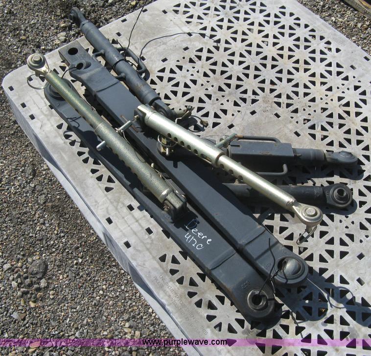 image for item H5420 2010 John Deere 4120 MFWD tractor