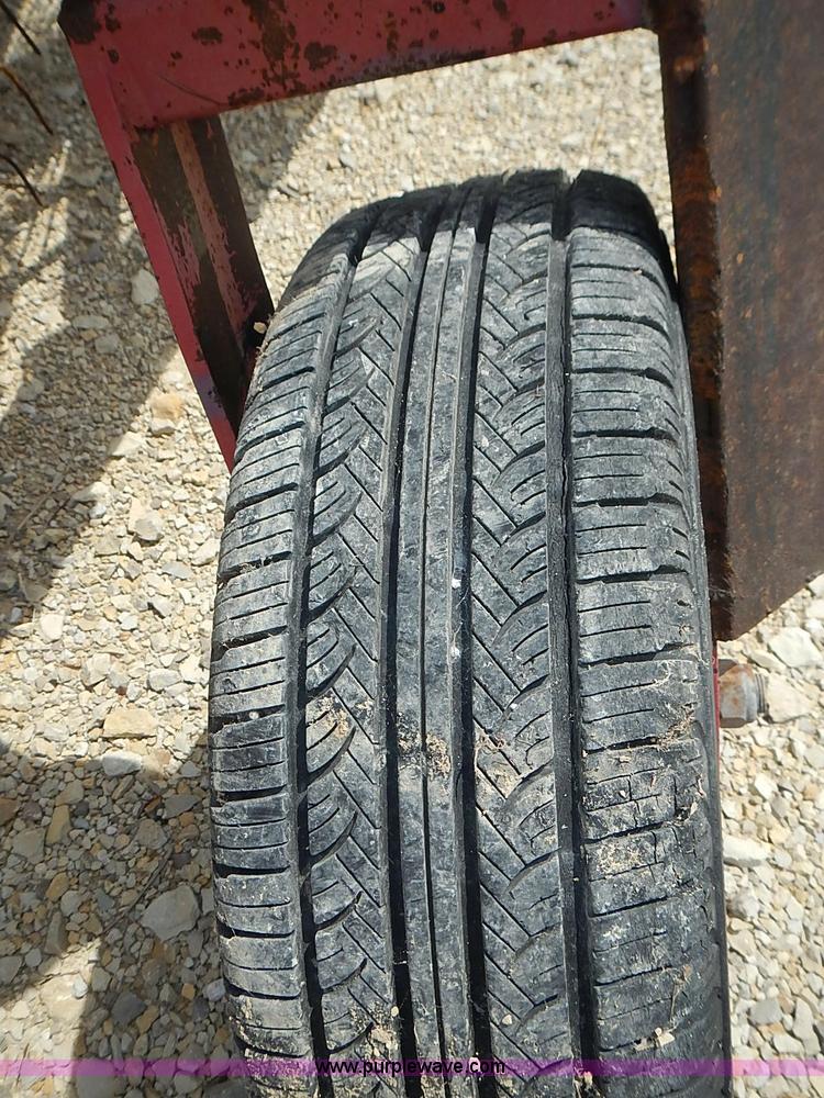 image for item I3586 1996 Gehl 520 12 wheel rake