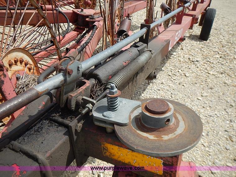 image for item I3586 1996 Gehl 520 12 wheel rake