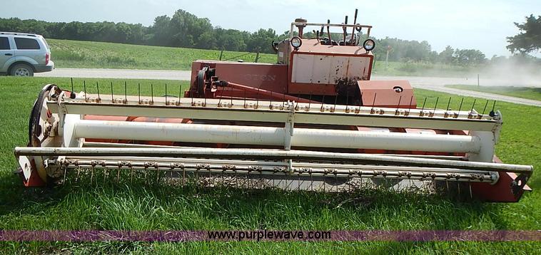 image for item I3616 1973 Hesston 420 swather