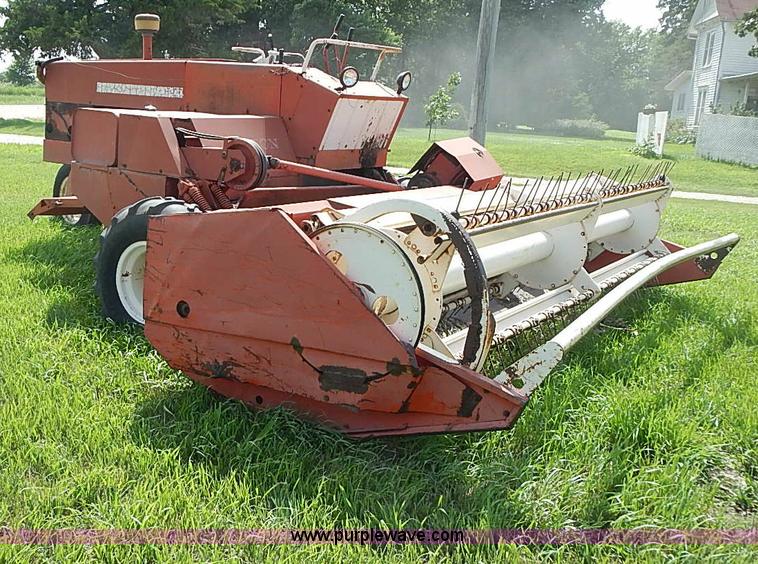 image for item I3616 1973 Hesston 420 swather