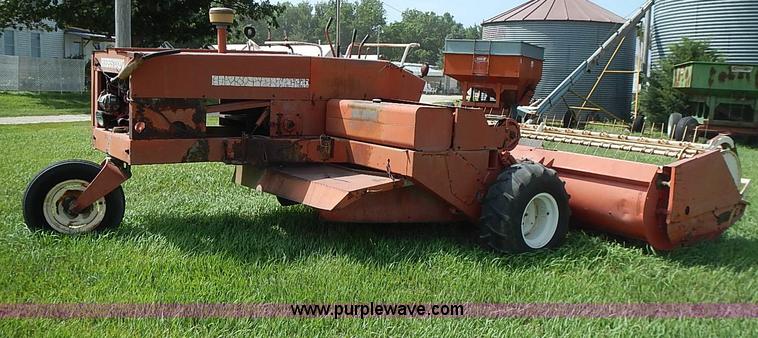 image for item I3616 1973 Hesston 420 swather