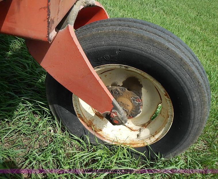 image for item I3616 1973 Hesston 420 swather