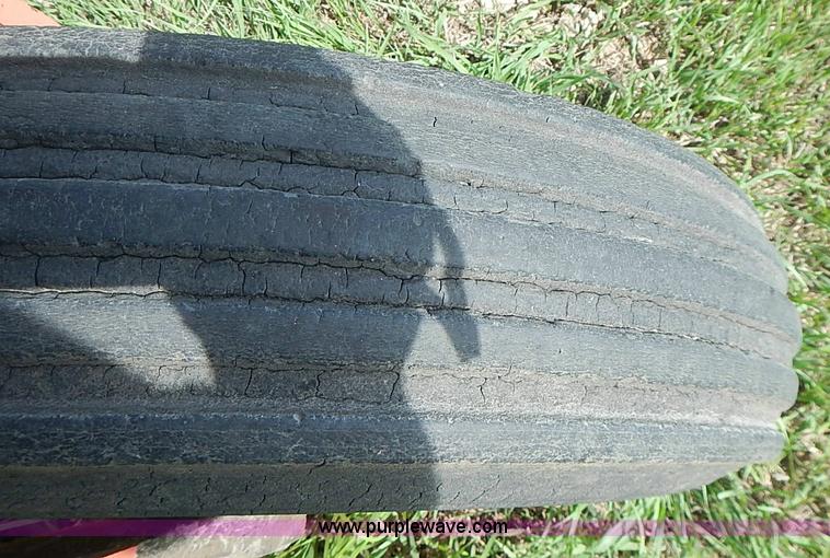 image for item I3616 1973 Hesston 420 swather