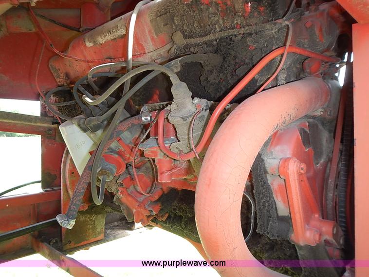 image for item I3616 1973 Hesston 420 swather