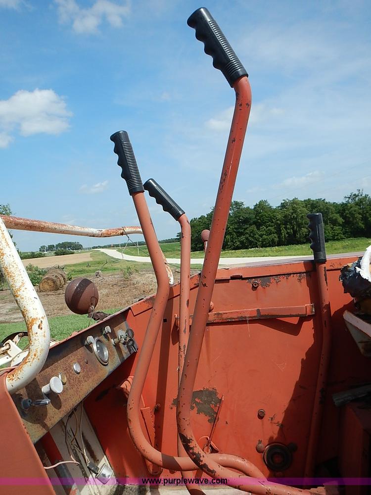 image for item I3616 1973 Hesston 420 swather