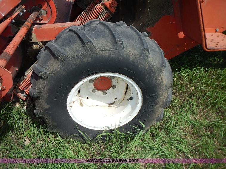 image for item I3616 1973 Hesston 420 swather