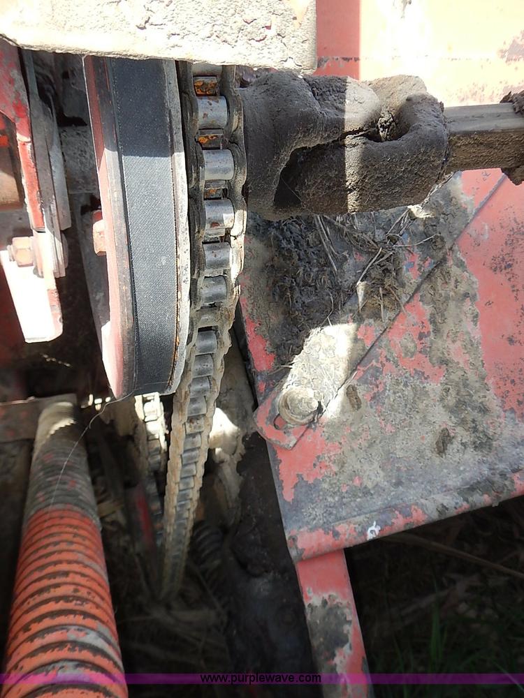 image for item I3616 1973 Hesston 420 swather