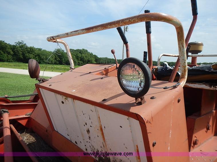 image for item I3616 1973 Hesston 420 swather
