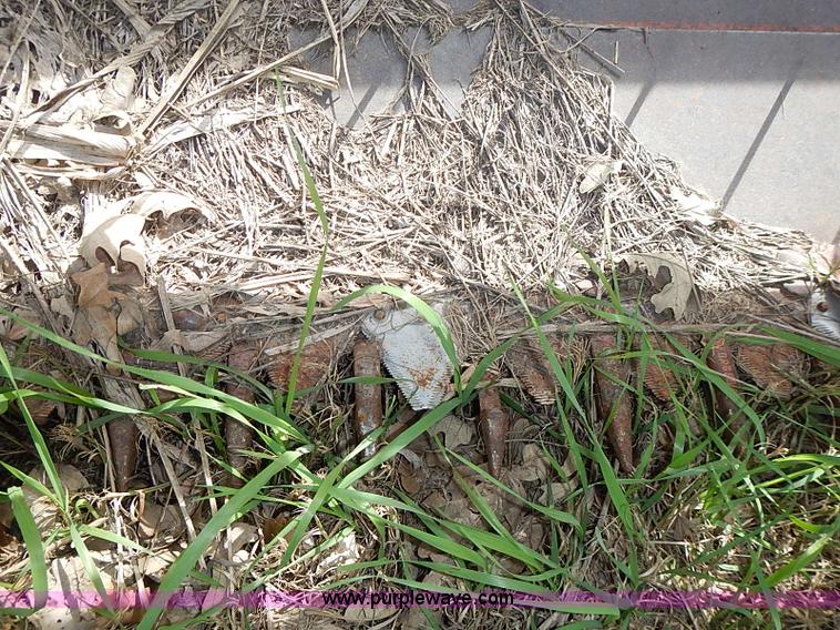 image for item I3616 1973 Hesston 420 swather