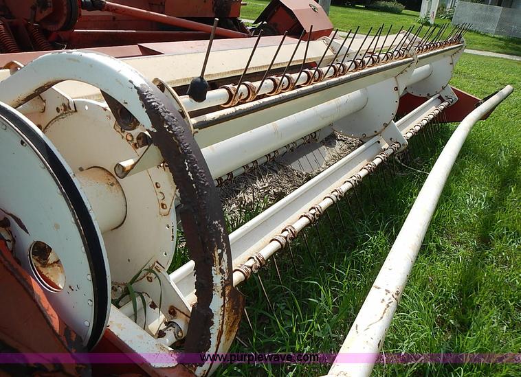 image for item I3616 1973 Hesston 420 swather