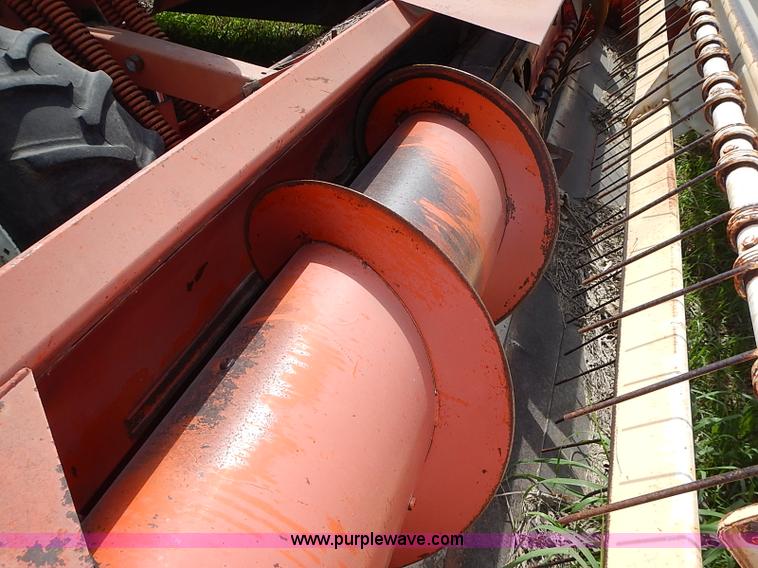 image for item I3616 1973 Hesston 420 swather