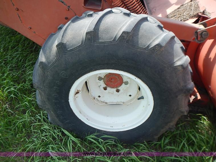 image for item I3616 1973 Hesston 420 swather
