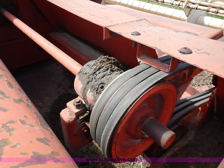 image for item I3616 1973 Hesston 420 swather