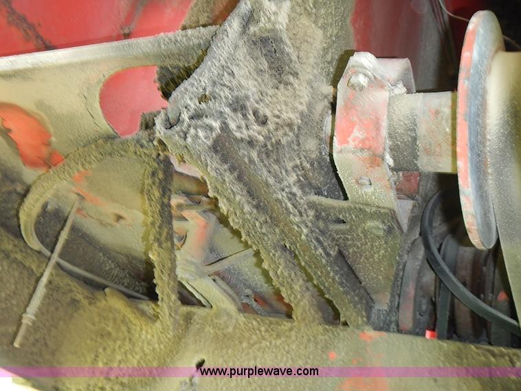 image for item I3616 1973 Hesston 420 swather