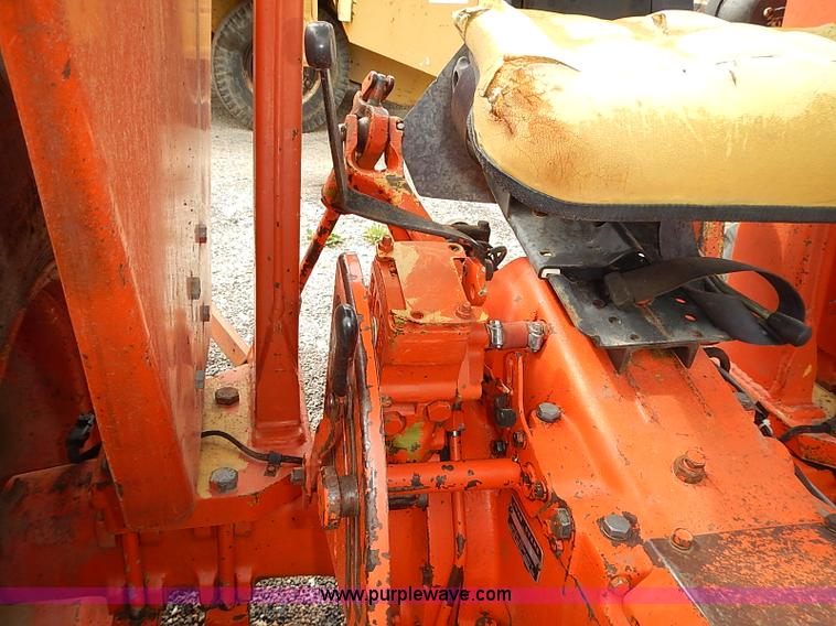 image for item I3654 John Deere 302 tractor