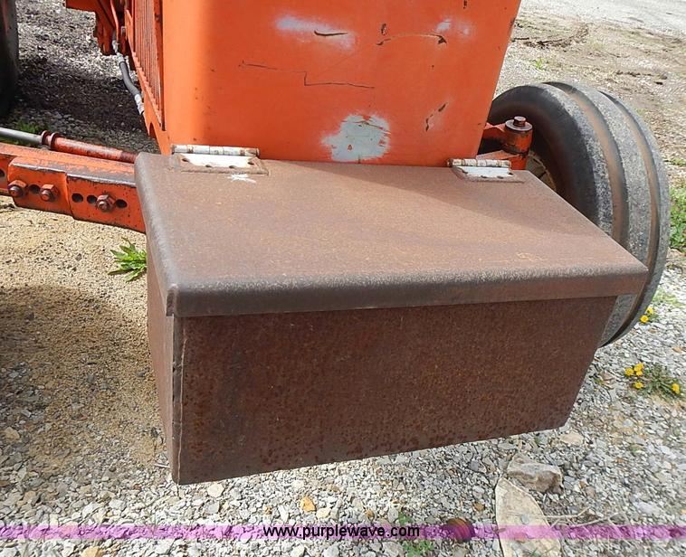 image for item I3654 John Deere 302 tractor