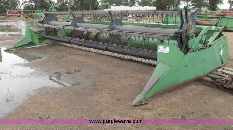 image for item I9560 John Deere 220 rigid platform header