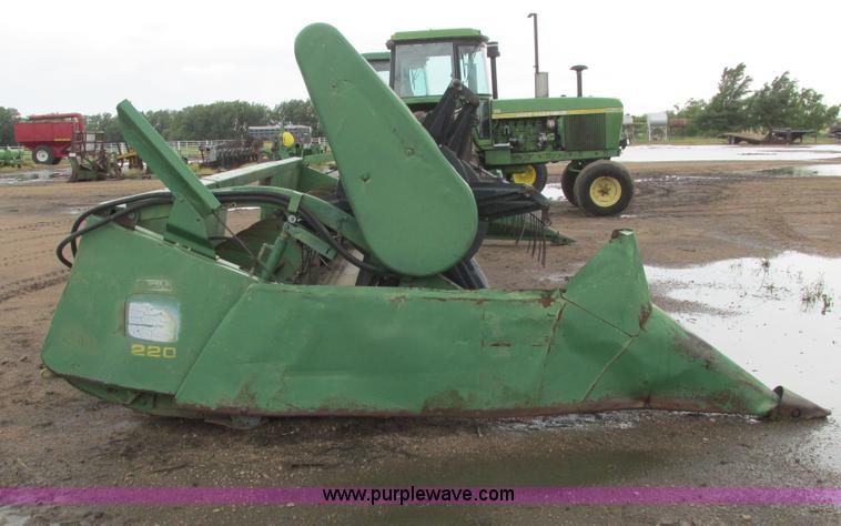 image for item I9560 John Deere 220 rigid platform header
