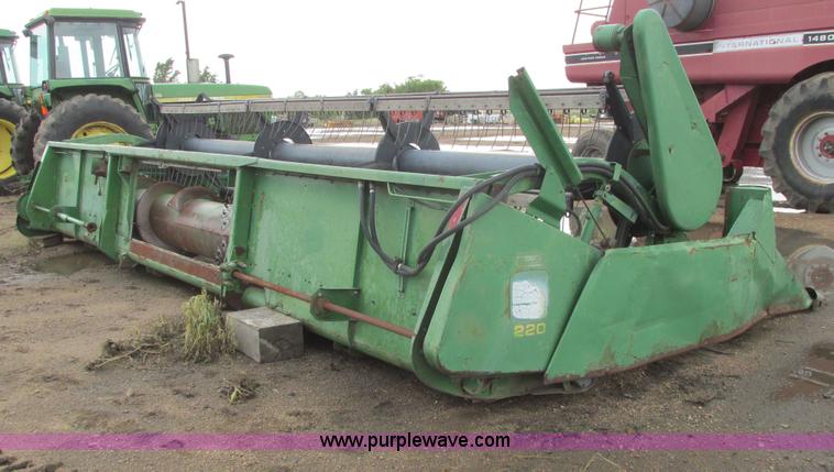 image for item I9560 John Deere 220 rigid platform header
