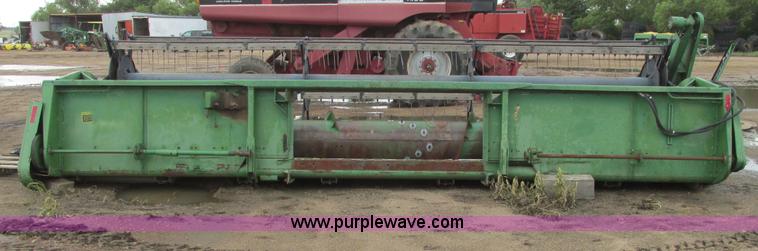 image for item I9560 John Deere 220 rigid platform header