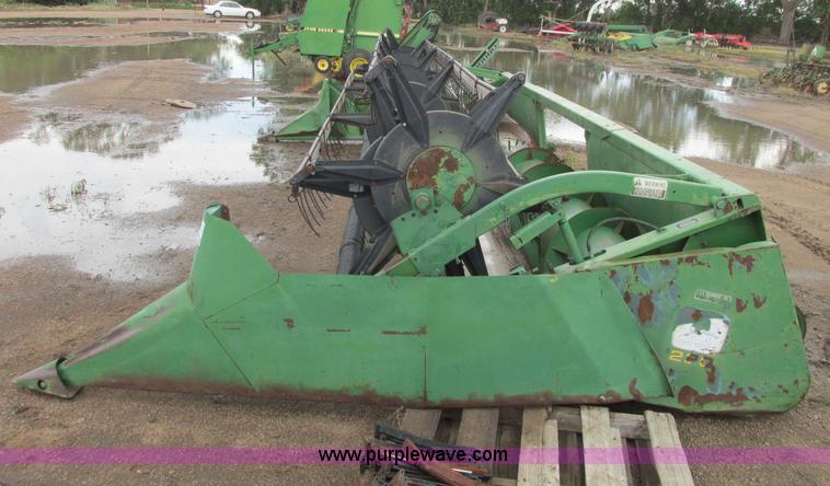 image for item I9560 John Deere 220 rigid platform header