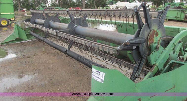 image for item I9560 John Deere 220 rigid platform header
